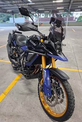 SUZUKI V-STROM 800 SUZUKI V-STROM 800